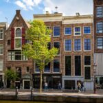 Amsterdam met historische grachtenpanden