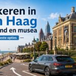 Parkeren in Den Haag bij Scheveningen strand en musea met parkeergarage, auto en parkeerbord